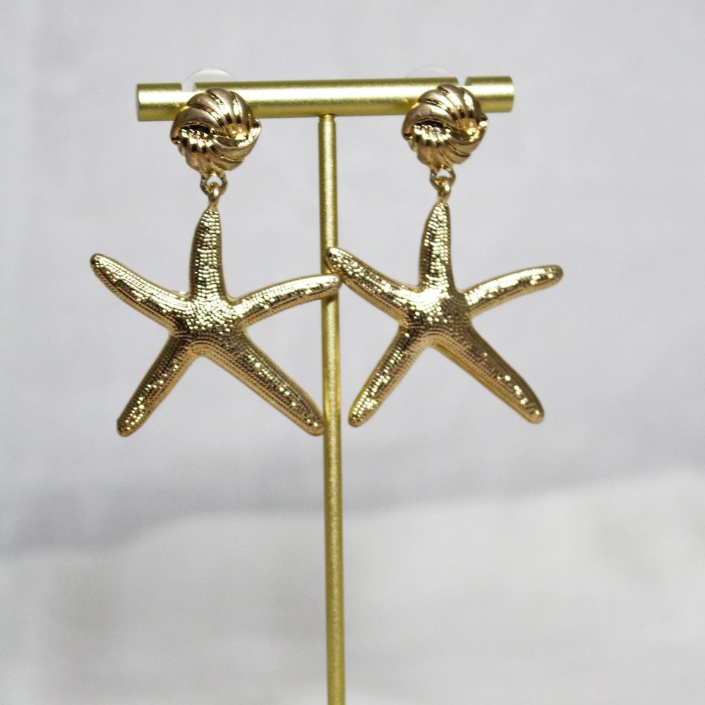 NWT Gold Starfish Earrings